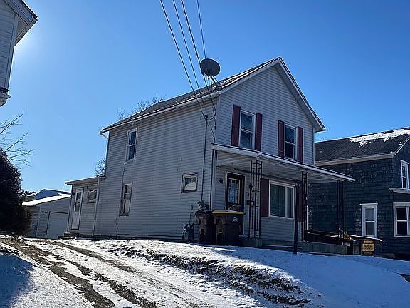 4th image of 419 W American St