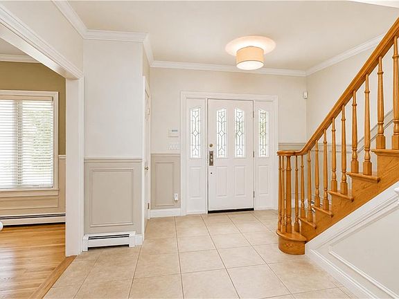 3rd image of 31 E Tenafly Ave