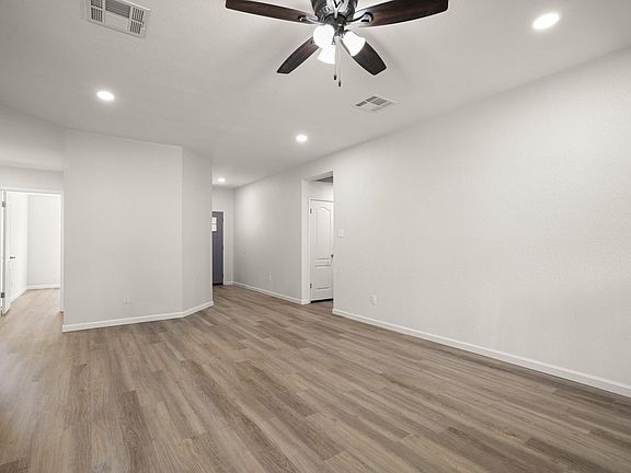 3rd image of 1322 Terra St