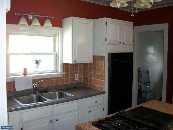 5th image of 18 Tamarack Ave