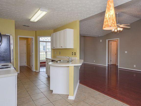 5th image of 3006 Gatewood Dr