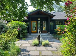 7090 SW Canyon Dr, Portland, OR 97225