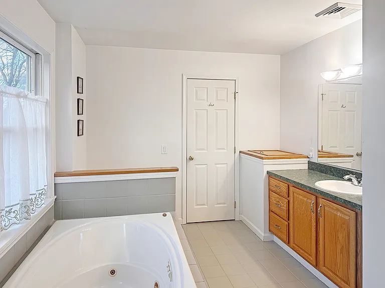 12 Dogwood Ln — Photo 18