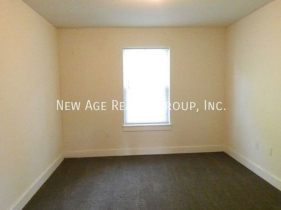 4th image of 525 N Budd St #3