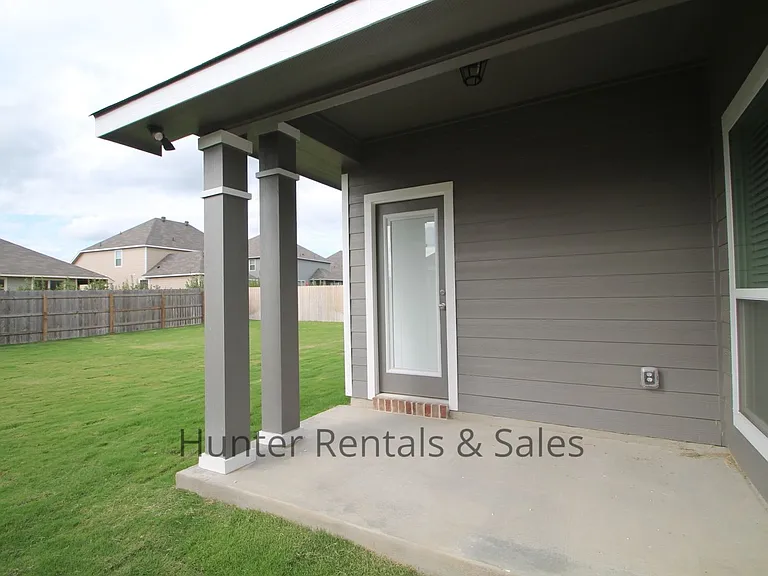 1902 Bayou Wood Ln — Photo 22