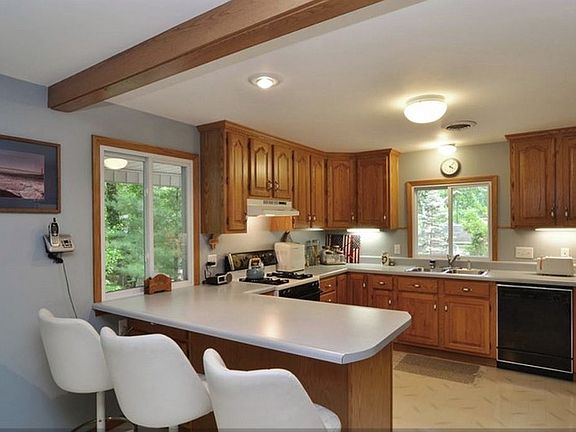 5th image of 9741 Evergreen Dr