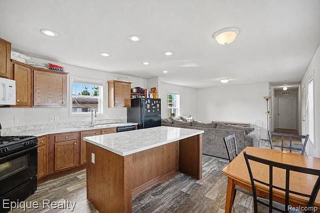 15346 Enchante Dr, photo 11