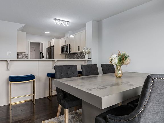 5th image of 5112 1a Ave SW