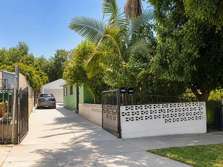 1470 Murchison St — Photo 7