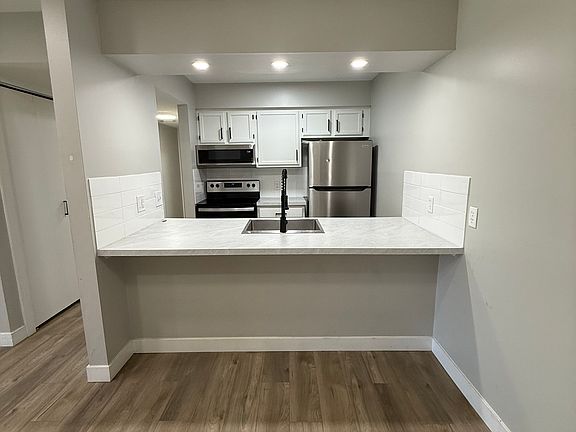 4th image of 44315 Sunnyside Dr APT 103