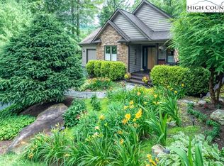 140 Robert Cook Ln, Banner Elk, NC 28604