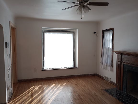 4th image of 5274 Hereford St