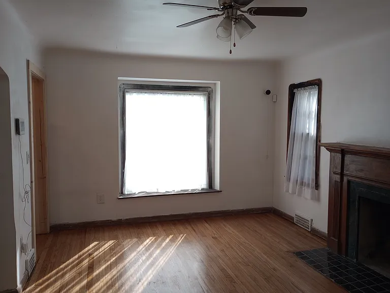 5274 Hereford St — Photo 4