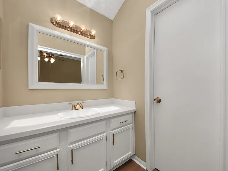 15 Brentwood Oaks Ct — Photo 25