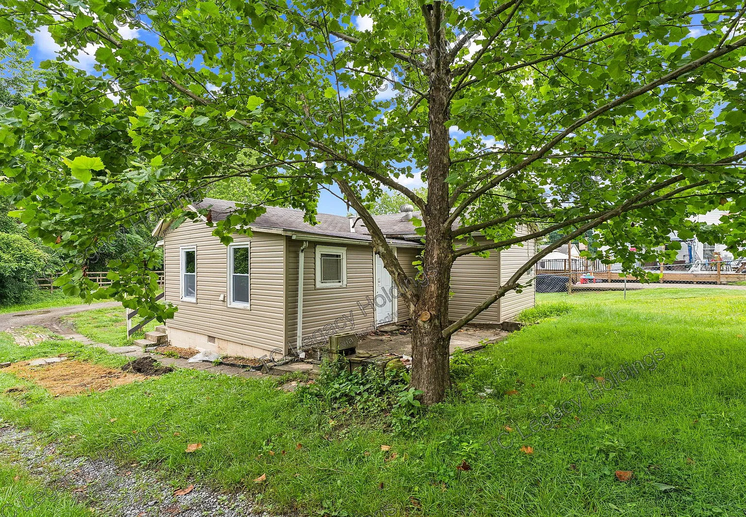 2 bed, 1.0 bath, 700 sqft, $1,000 — Photo 3