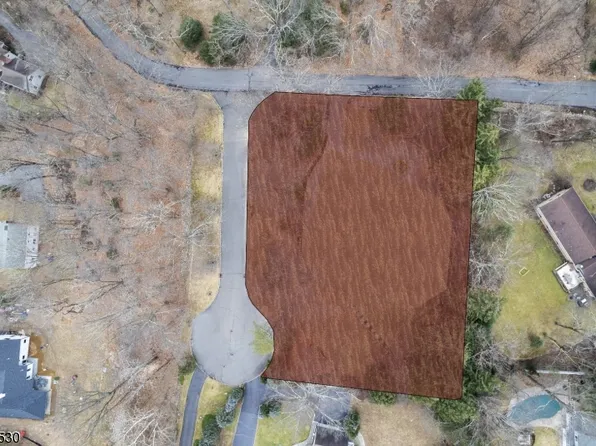 34 Hillside Ave, Upper Saddle River Boro, NJ 07458