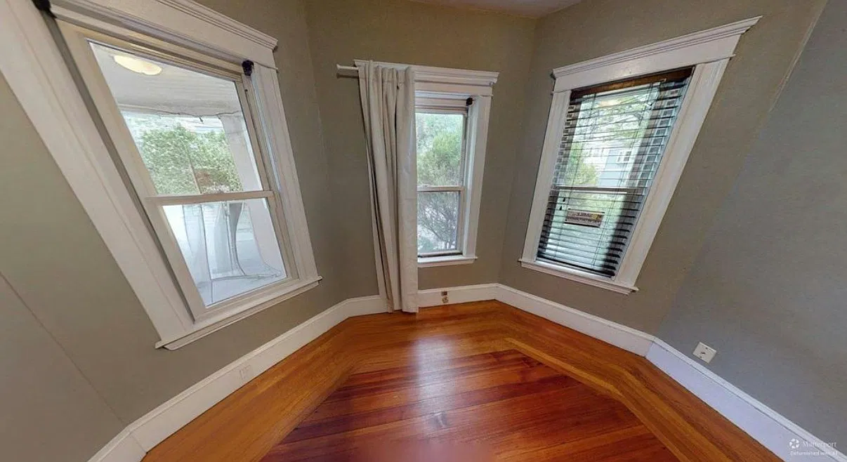 4 bed, 1800 sqft, $5,300 — Photo 4
