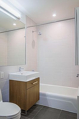 5th image of 101 W 15th St APT 319