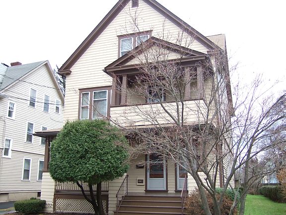 2nd image of 19 Fairview St