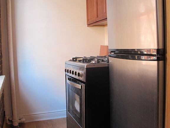 5th image of 2 Eldridge St APT 5