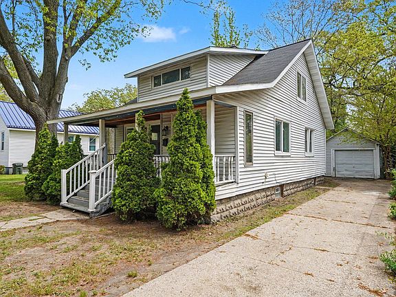 3rd image of 1774 Dyson St