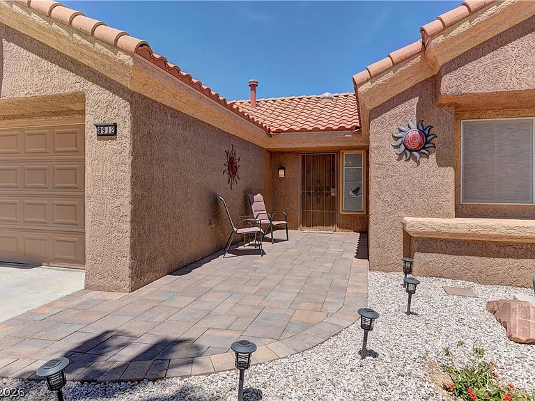 8912 Signal Terrace Dr — Photo 3