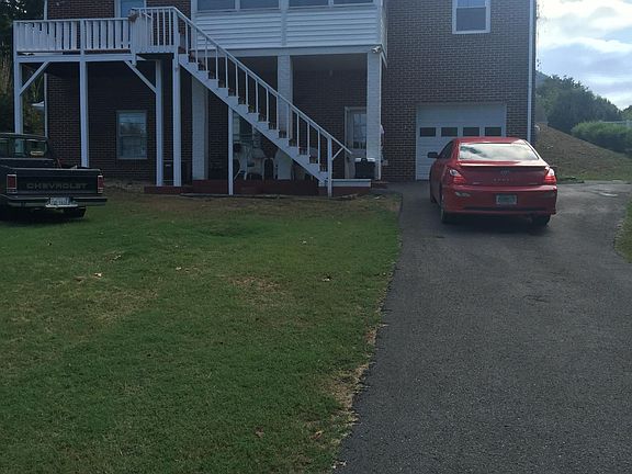 2nd image of 2437 Maple Ave