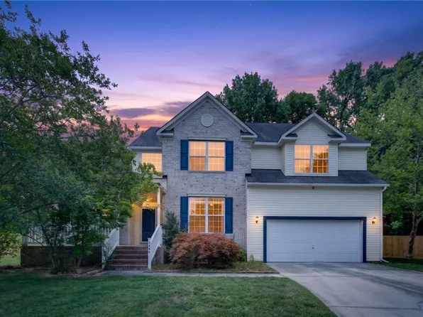 3404 Louise James Ct, Chesapeake, VA 23323