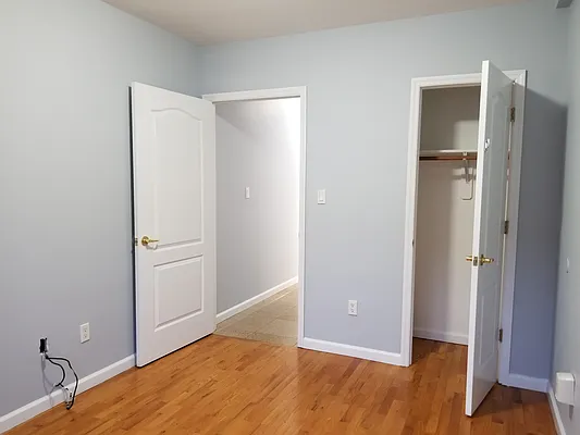 Rented by Metropolis International Realty Inc. | media 22