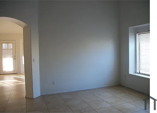 4 bed, 1775 sqft, $2,400 — Photo 3