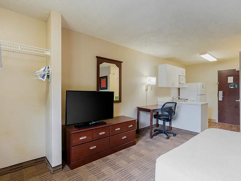 Studio Suite - 1 Queen Bed