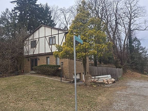 2nd image of 1156 Greenridge Ln