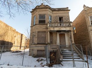 3827 W Gladys Ave, Chicago, IL 60624