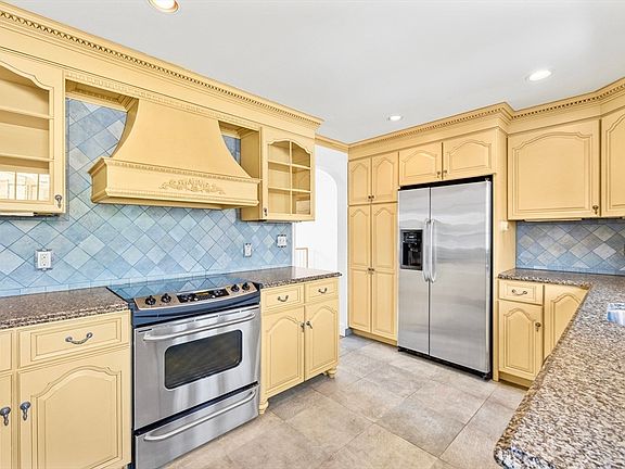 5th image of 30 Haley Rd #1