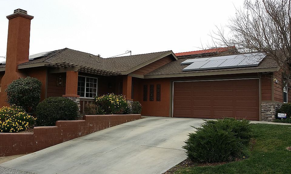 2nd image of 207 Mohr St