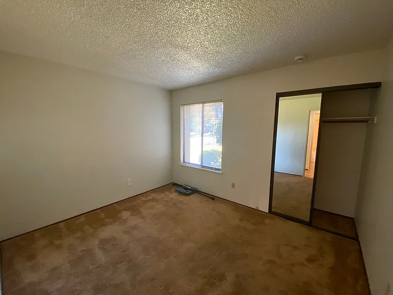 1817 Klamath River Dr — Photo 18