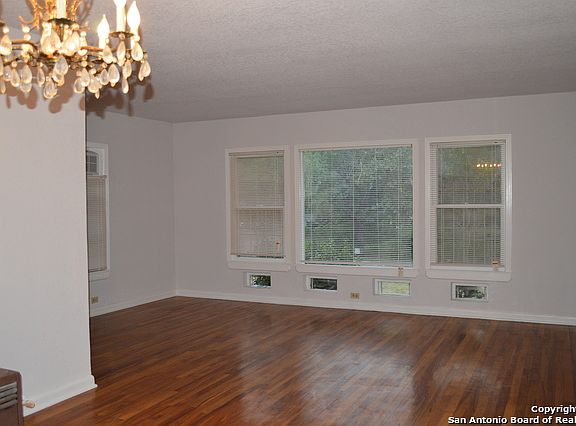 3rd image of 203 Nelson Ave