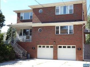 417 2nd St, Palisades Park, NJ 07650