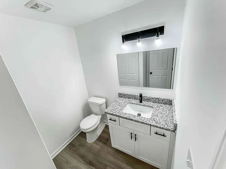 167 Racine St SW — Photo 15