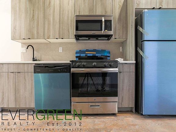 2nd image of 274 Chauncey St #3A