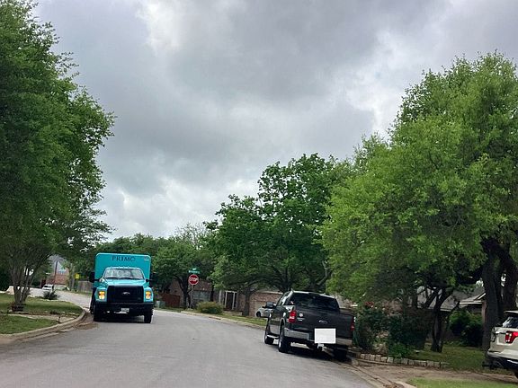 5th image of 1807 Laurel Ln