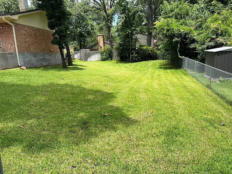 1918 Courtney Dr — Photo 33