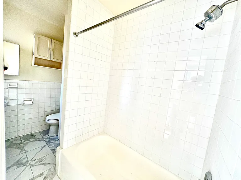 313 E 12th St #6 — Photo 5