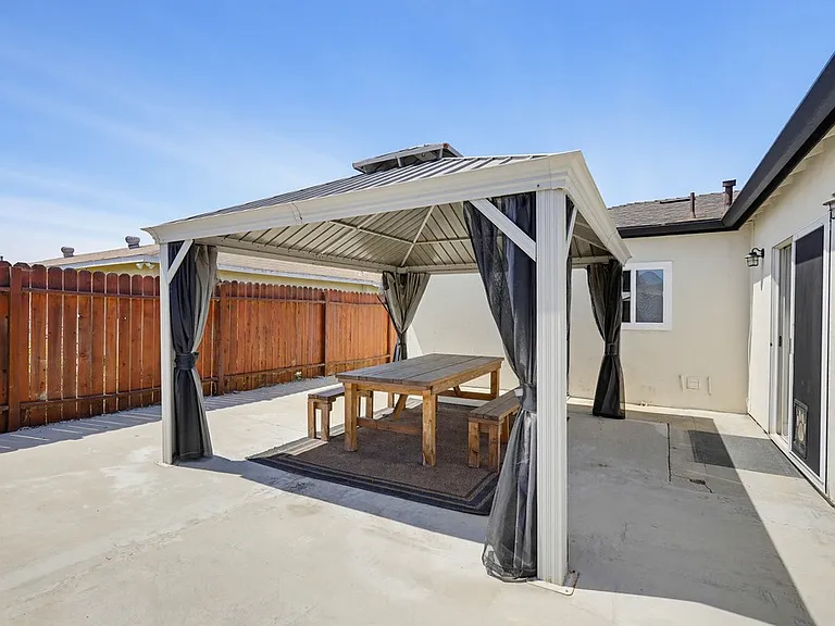 6102 Glacier Dr — Photo 23