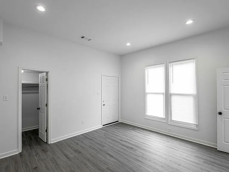 223 S Park St — Photo 11