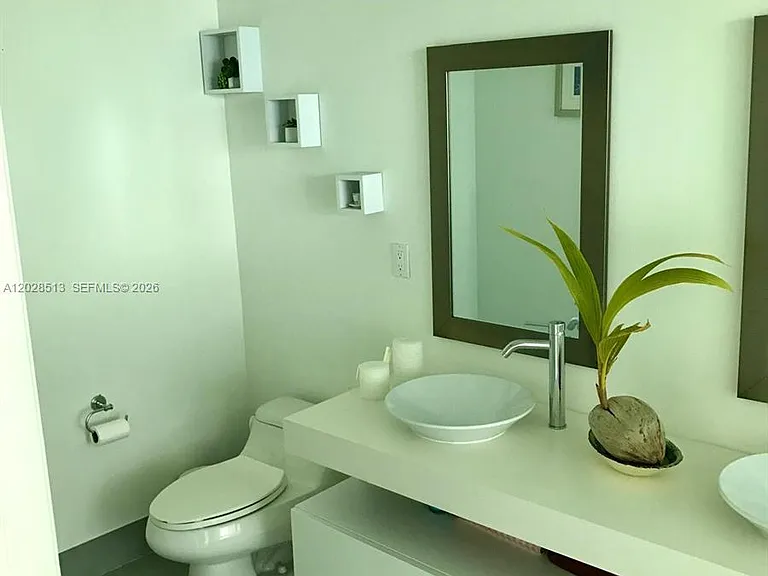 92 SW 3rd St #3712 — Photo 8