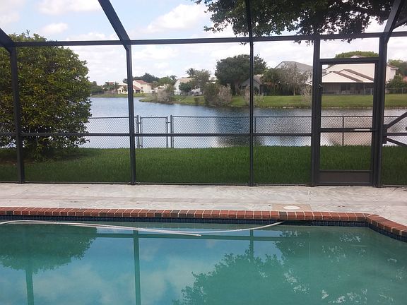 4th image of 6201 Falconsgate Ave