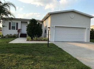 1133 W Lakeview Dr, Sebastian, FL 32958