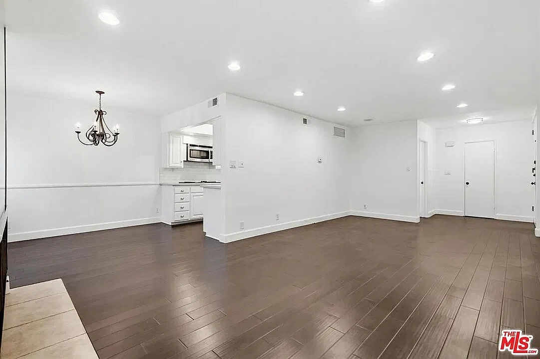 2 bed, 1137 sqft, $4,000 — Photo 2