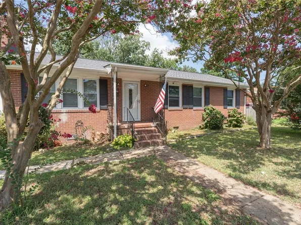 2530 Effingham St, Portsmouth, VA 23704